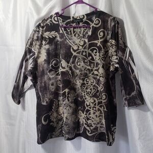 Level 8 Plus. 3/4 Sleeve. Silk Screen Tunic. Size 3X.